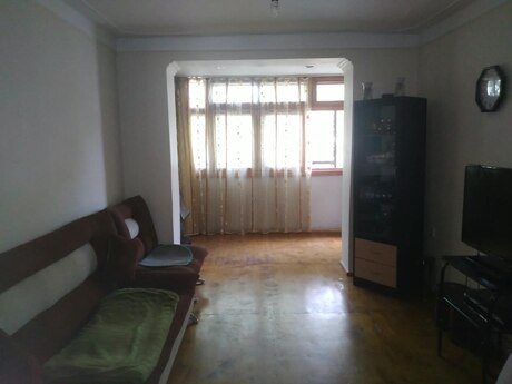 Объявление №6443592 - Баку, пос. Бакиханова, 2-комн., 50 м², 2/5 этаж