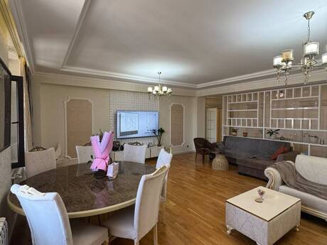 Elan №6443697 - Bakı, Nəsimi r., 3 otaqlı, 175 m², 18/18 mərtəbə
