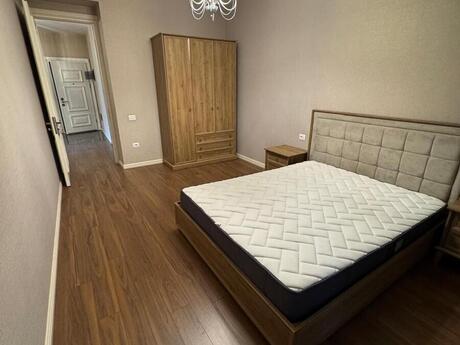 Kirayə 4 otaqlı mənzil, 200 m², 28 May: 2 000 ₼/ay 5