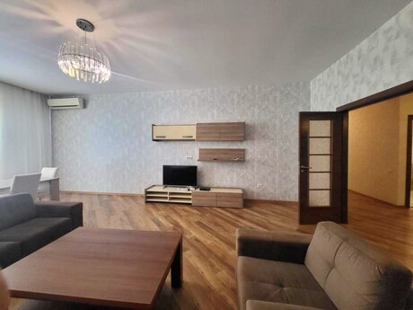 4 otaqlı mənzil, 185 m², Gənclik: 599 000 ₼ 2