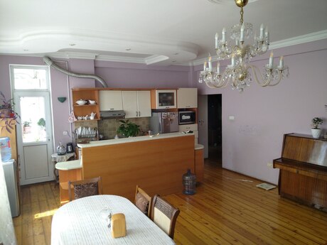 3 otaqlı mənzil, 132 m², Nərimanov: 270 000 ₼ 2