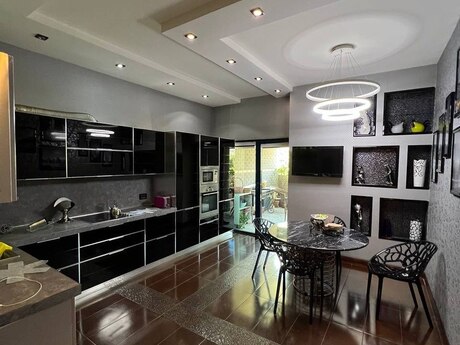 Kirayə 4 otaqlı mənzil, 180 m², 28 May: 1 600 ₼/ay 4