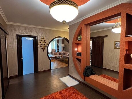 Kirayə 4 otaqlı mənzil, 180 m², 28 May: 1 600 ₼/ay 3