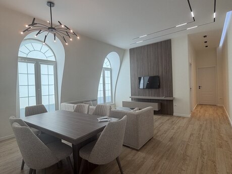 3-комнатная квартира, 108 м², Ağ şəhər: 648 000 ₼ 2