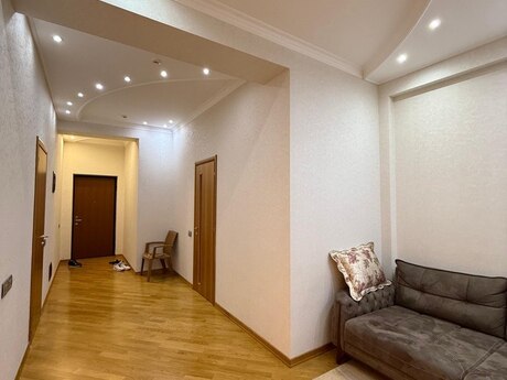 Elan №6444137 - Bakı, Elmlər Akademiyası m., 4 otaqlı, 200 m², 9/17 mərtəbə
