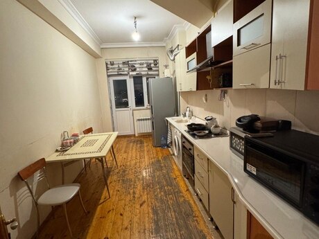 Kirayə 3 otaqlı mənzil, 120 m², İnşaatçılar: 650 ₼/ay 5