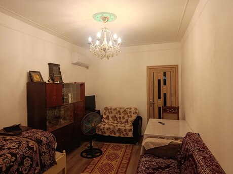 Elan №6444233 - Bakı, 8-ci kilometr q., 2 otaqlı, 40 m², 2/7 mərtəbə