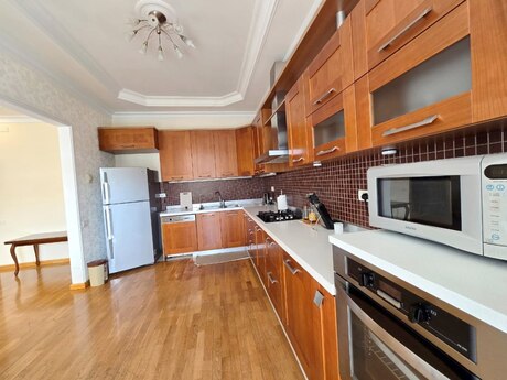 4-room apartment for rent, 250 m², İçəri Şəhər: 2 500 ₼/mo 3