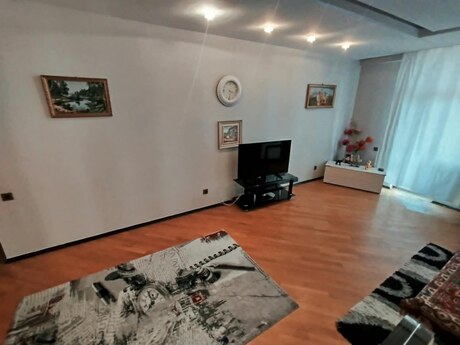 Kirayə 3 otaqlı mənzil, 130 m², 28 May: 1 500 ₼/ay 3