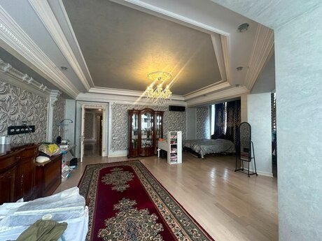 4 otaqlı mənzil, 180 m², İnşaatçılar: 420 000 ₼ 5