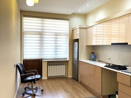 Elan №6444422 - Bakı, Gənclik m., 2 otaqlı, 85 m², 6/18 mərtəbə