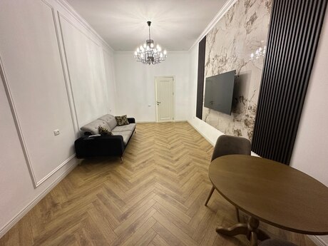 Аренда: 2-комнатная квартира, 115 м², 28 May: 1 300 ₼/мес 3