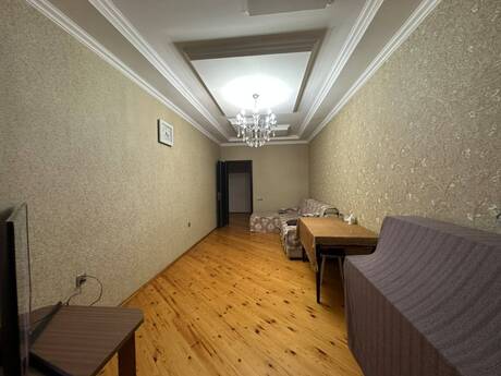 2 otaq · 95 m² · 5/18 mərtəbə, Elmlər Akademiyası