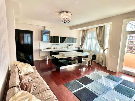 3-room apartment for rent, 180 m², 28 May: 1 600 ₼/mo 4