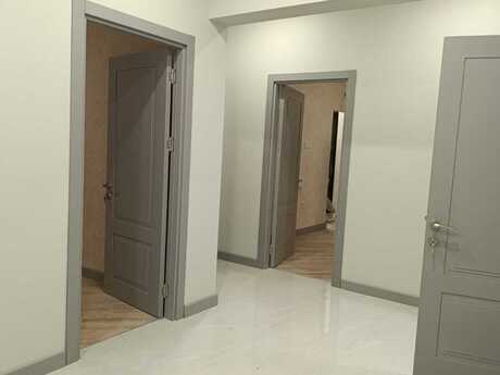 2 rooms · 70 m² · floor 2/14, West Town