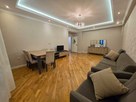 Elan №6444649 - Bakı, Gənclik m., 3 otaqlı, 130 m², 7/18 mərtəbə