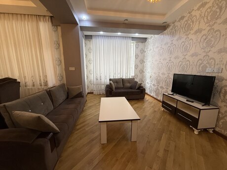 Kirayə 2 otaqlı mənzil, 80 m², Şah İsmayıl Xətai: 800 ₼/ay 2