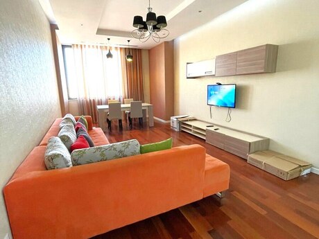 Kirayə 3 otaqlı mənzil, 110 m², İçəri Şəhər: 1 800 ₼/ay 4