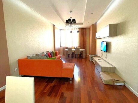 Kirayə 3 otaqlı mənzil, 110 m², İçəri Şəhər: 1 800 ₼/ay 3