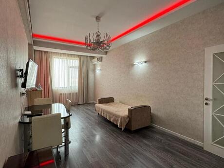 2-room apartment for rent, 70 m², Qara Qarayev: 800 ₼/mo 2