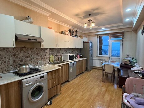 3 otaqlı mənzil, 112 m², İnşaatçılar: 208 000 ₼ 2