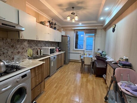 3 otaqlı mənzil, 112 m², İnşaatçılar: 208 000 ₼ 3