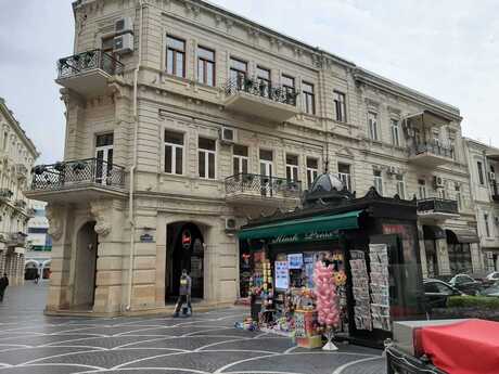 Elan №6444786 - Bakı, Sahil m., 4 otaqlı, 180 m², 4/4 mərtəbə