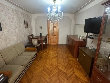Elan №6444813 - Bakı, Nərimanov r., 2 otaqlı, 60 m², 2/5 mərtəbə