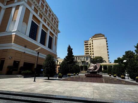 2-room apartment for rent, 70 m², Sahil: 1 200 ₼/mo 2