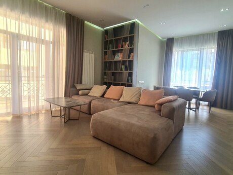 Kirayə 4 otaqlı mənzil, 170 m², 28 May: 3 000 ₼/ay 5