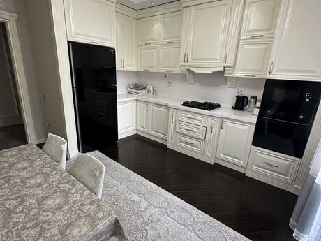 Kirayə 3 otaqlı mənzil, 160 m², Nərimanov: 2 000 ₼/ay 3