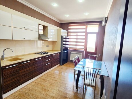 Kirayə 3 otaqlı mənzil, 135 m², 28 May: 1 400 ₼/ay 5