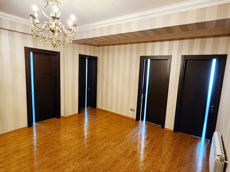 Kirayə 3 otaqlı mənzil, 135 m², 28 May: 1 400 ₼/ay 4