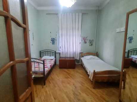 3-room apartment for rent, 90 m², 28 May: 200 ₼/mo 3