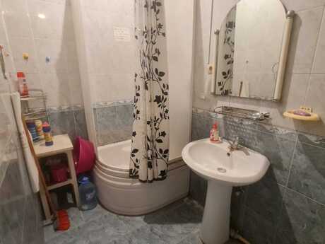 3-room apartment for rent, 90 m², 28 May: 200 ₼/mo 4