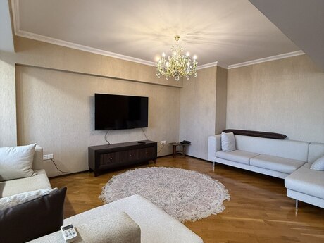 Elan №6445446 - Bakı, Nəsimi r., 5 otaqlı, 190 m², 9/9 mərtəbə
