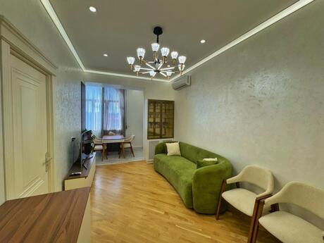 Elan №6445452 - Bakı, 28 May m., 2 otaqlı, 65 m², 18/20 mərtəbə