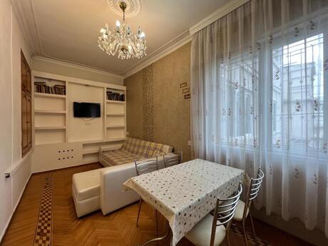 Elan №6445493 - Bakı, Şah İsmayıl Xətai m., 4 otaqlı, 100 m², 3/4 mərtəbə