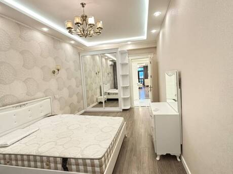 Kirayə 3 otaqlı mənzil, 145 m², Nizami: 2 500 ₼/ay 5
