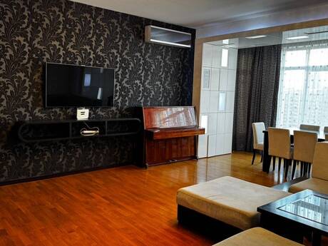 Kirayə 4 otaqlı mənzil, 190 m², Şah İsmayıl Xətai: 1 500 ₼/ay 5