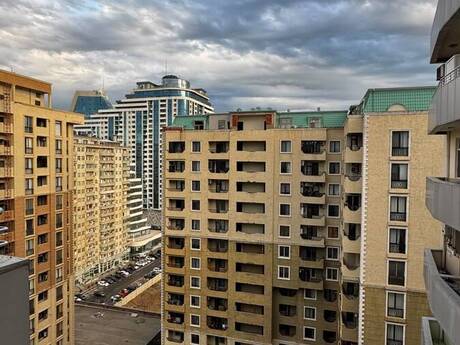 Объявление №6445679 - Баку, м. Шах Исмаил Хатаи, 4-комн., 180 м², 15/16 этаж