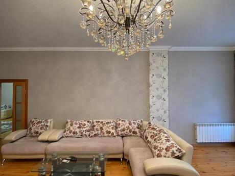 Аренда: 4-комнатная квартира, 200 м², İnşaatçılar: 1 400 ₼/мес 4