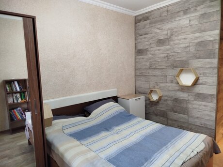 Kirayə 3 otaqlı mənzil, 100 m², İnşaatçılar: 900 ₼/ay 3