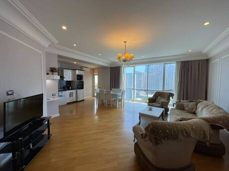 Elan №6445893 - Bakı, 28 May m., 3 otaqlı, 145 m², 10/18 mərtəbə