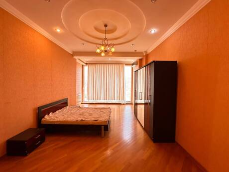 3 otaqlı mənzil, 186 m², 28 May: 531 500 ₼ 3