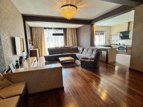 5 otaqlı mənzil, 215 m², Gənclik: 700 000 ₼ 3