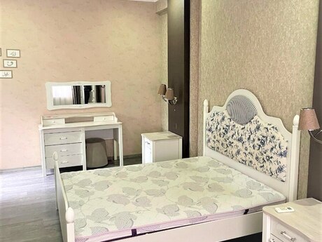 Kirayə 3 otaqlı mənzil, 130 m², Bayıl: 1 000 ₼/ay 3