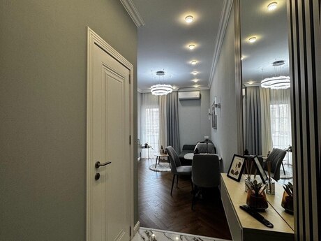 Продаётся 2-комнатная квартира в старом фонде, Nəsimi, 45 м², 199 000 AZN, фото 2 / 11