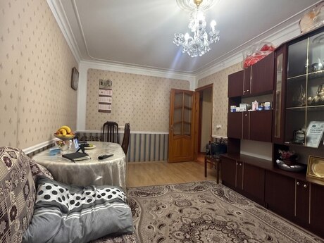 Объявление №6446142 - Баку, м. Халглар Достлугу, 3-комн., 65 м², 3/5 этаж