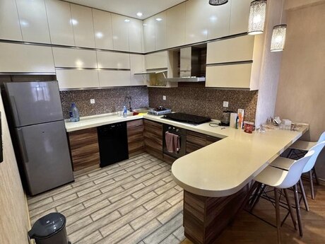 Kirayə 3 otaqlı mənzil, 110 m², Şah İsmayıl Xətai: 1 100 ₼/ay 2